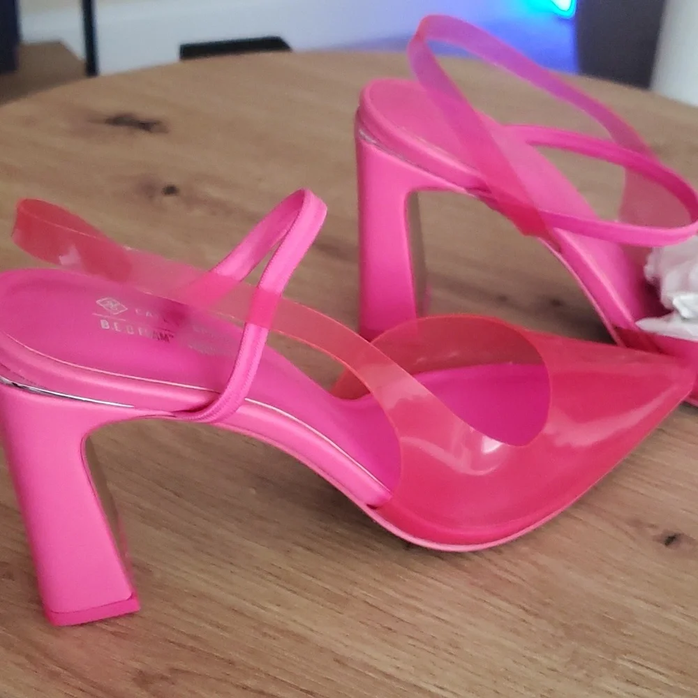 Shoes - Picture 2 of 5